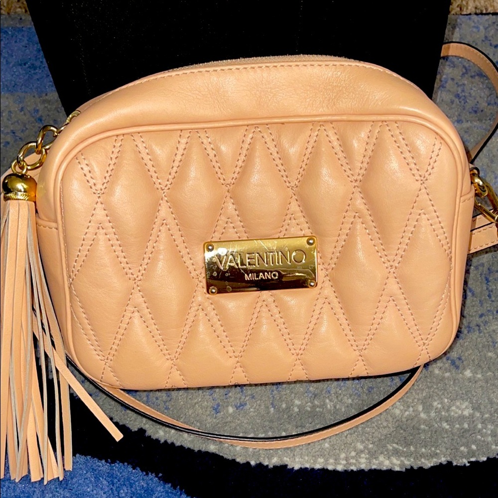 Gently used Valentino Crossbody bag real cute good condition spring style 😍
